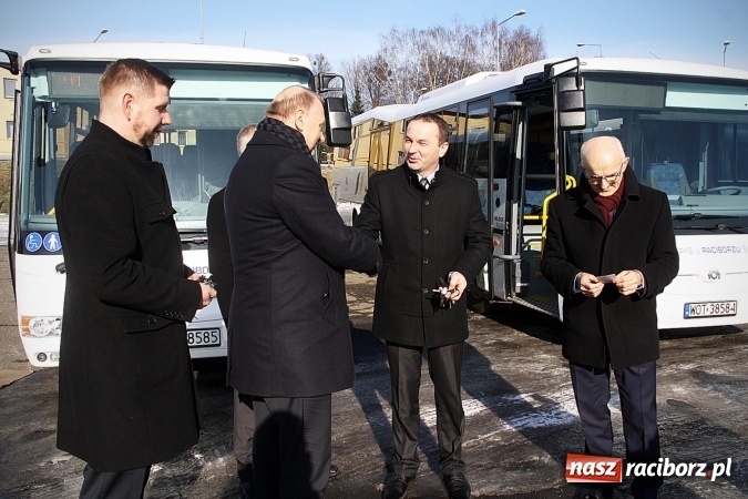 Zdjęcie w galerii na portalu naszraciborz.pl: PKS Racibórz ma dwa nowe autobusy. Gdzie będą jeździć? wiadomości z regionu