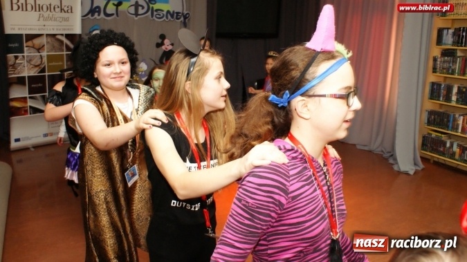 Zdjęcie w galerii na portalu naszraciborz.pl: Niech żyje bal!, czyli finałowe spotkanie w ramach Ferii z biblioteką wiadomości z regionu