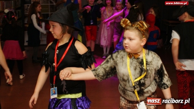 Zdjęcie w galerii na portalu naszraciborz.pl: Niech żyje bal!, czyli finałowe spotkanie w ramach Ferii z biblioteką wiadomości z regionu