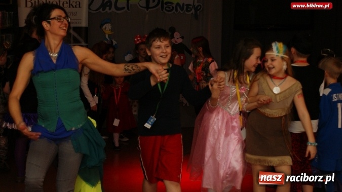 Zdjęcie w galerii na portalu naszraciborz.pl: Niech żyje bal!, czyli finałowe spotkanie w ramach Ferii z biblioteką wiadomości z regionu