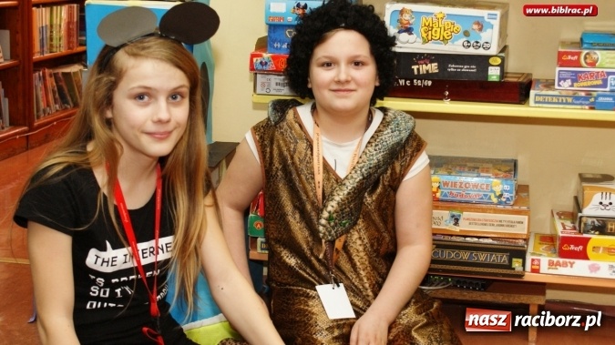 Zdjęcie w galerii na portalu naszraciborz.pl: Niech żyje bal!, czyli finałowe spotkanie w ramach Ferii z biblioteką wiadomości z regionu