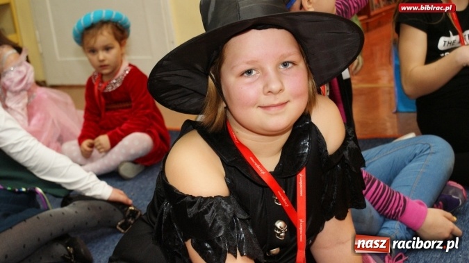 Zdjęcie w galerii na portalu naszraciborz.pl: Niech żyje bal!, czyli finałowe spotkanie w ramach Ferii z biblioteką wiadomości z regionu