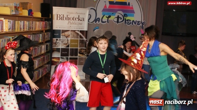 Zdjęcie w galerii na portalu naszraciborz.pl: Niech żyje bal!, czyli finałowe spotkanie w ramach Ferii z biblioteką wiadomości z regionu