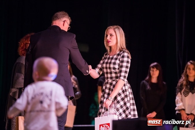 Zdjęcie w galerii na portalu naszraciborz.pl: Gala Szlachetnej Paczki w Raciborskim Centrum Kultury wiadomości z regionu