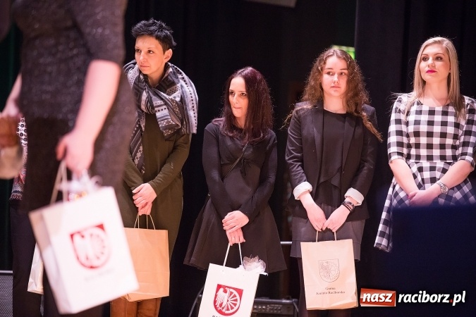 Zdjęcie w galerii na portalu naszraciborz.pl: Gala Szlachetnej Paczki w Raciborskim Centrum Kultury wiadomości z regionu