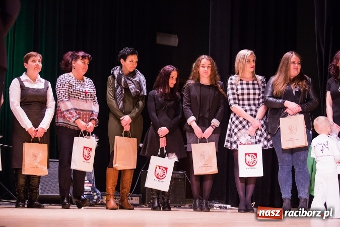 Zdjęcie w galerii na portalu naszraciborz.pl: Gala Szlachetnej Paczki w Raciborskim Centrum Kultury wiadomości z regionu