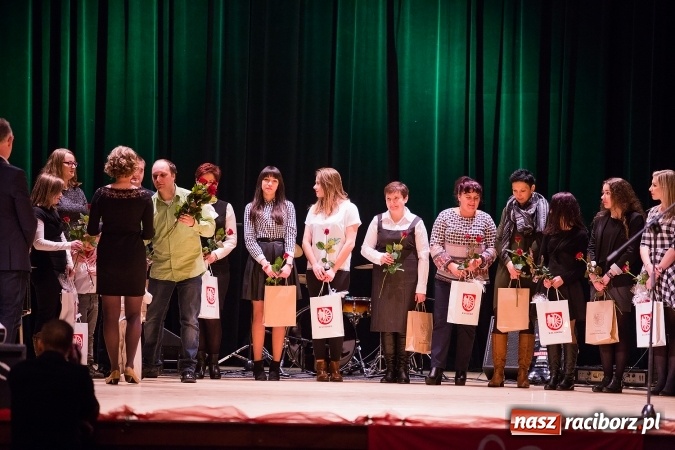 Zdjęcie w galerii na portalu naszraciborz.pl: Gala Szlachetnej Paczki w Raciborskim Centrum Kultury wiadomości z regionu