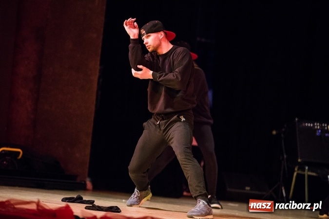 Zdjęcie w galerii na portalu naszraciborz.pl: Gala Szlachetnej Paczki w Raciborskim Centrum Kultury wiadomości z regionu