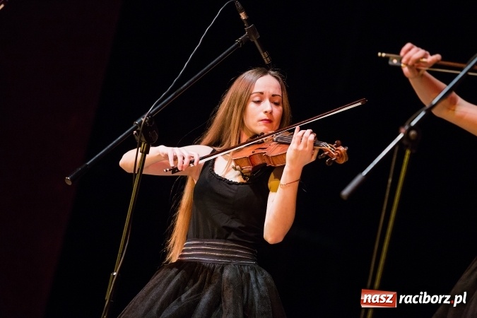Zdjęcie w galerii na portalu naszraciborz.pl: Gala Szlachetnej Paczki w Raciborskim Centrum Kultury wiadomości z regionu