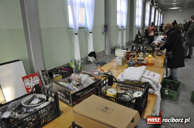 Zdjęcie w galerii na portalu naszraciborz.pl: Ruszył targ staroci w Pietrowicach Wielkich  wiadomości z regionu