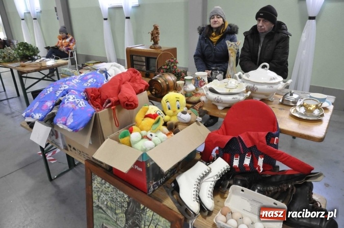 Zdjęcie w galerii na portalu naszraciborz.pl: Ruszył targ staroci w Pietrowicach Wielkich  wiadomości z regionu