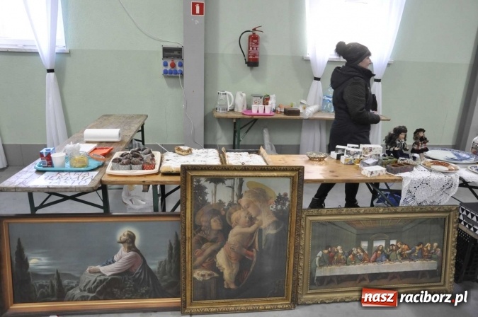 Zdjęcie w galerii na portalu naszraciborz.pl: Ruszył targ staroci w Pietrowicach Wielkich  wiadomości z regionu
