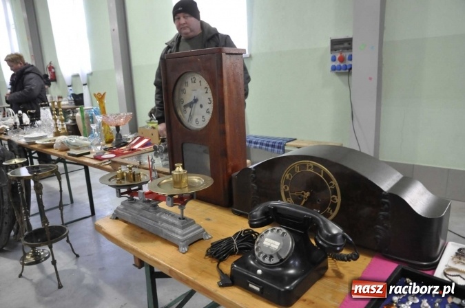 Zdjęcie w galerii na portalu naszraciborz.pl: Ruszył targ staroci w Pietrowicach Wielkich  wiadomości z regionu
