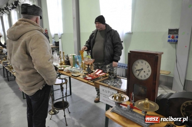 Zdjęcie w galerii na portalu naszraciborz.pl: Ruszył targ staroci w Pietrowicach Wielkich  wiadomości z regionu