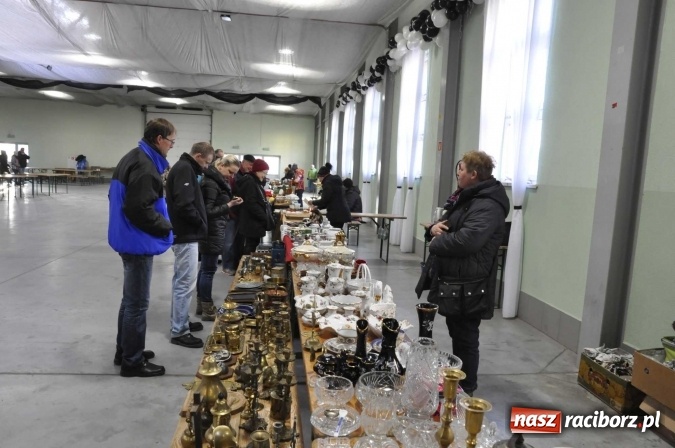 Zdjęcie w galerii na portalu naszraciborz.pl: Ruszył targ staroci w Pietrowicach Wielkich  wiadomości z regionu