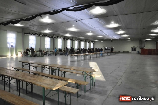 Zdjęcie w galerii na portalu naszraciborz.pl: Ruszył targ staroci w Pietrowicach Wielkich  wiadomości z regionu