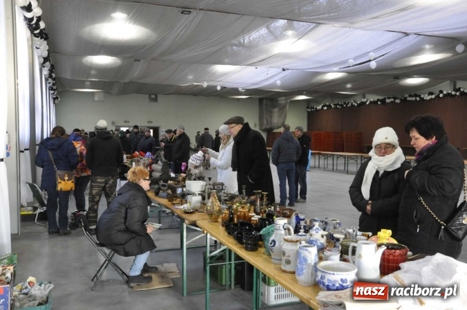 Zdjęcie w galerii na portalu naszraciborz.pl: Ruszył targ staroci w Pietrowicach Wielkich  wiadomości z regionu