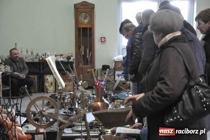 Zdjęcie w galerii na portalu naszraciborz.pl: Ruszył targ staroci w Pietrowicach Wielkich  wiadomości z regionu