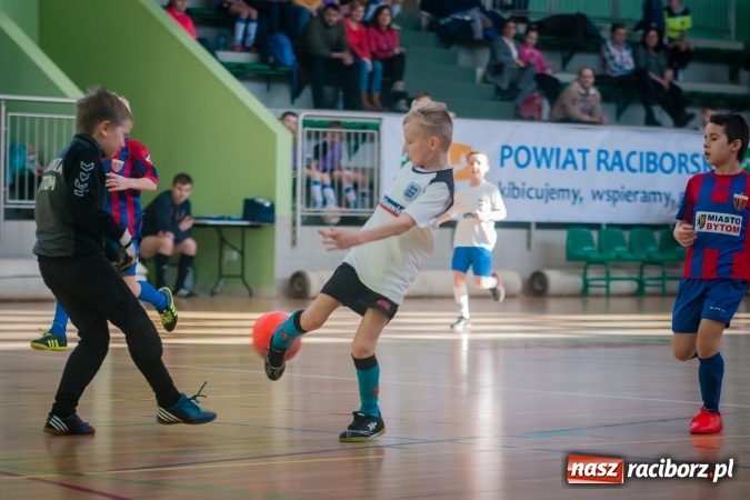 Zdjęcie w galerii na portalu naszraciborz.pl: I Charytatywny Turniej Halowej Piłki Nożnej za nami. Raciborska Unia druga wiadomości z regionu