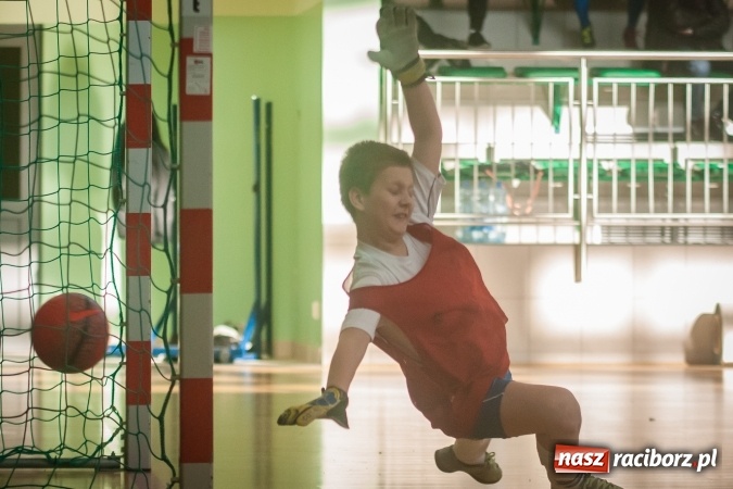 Zdjęcie w galerii na portalu naszraciborz.pl: I Charytatywny Turniej Halowej Piłki Nożnej za nami. Raciborska Unia druga wiadomości z regionu