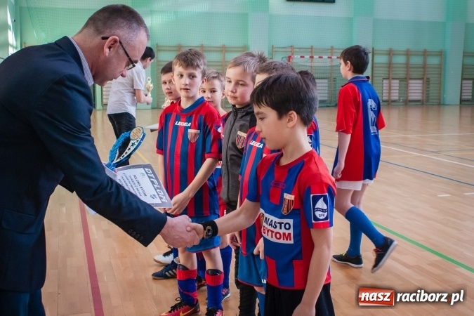 Zdjęcie w galerii na portalu naszraciborz.pl: I Charytatywny Turniej Halowej Piłki Nożnej za nami. Raciborska Unia druga wiadomości z regionu