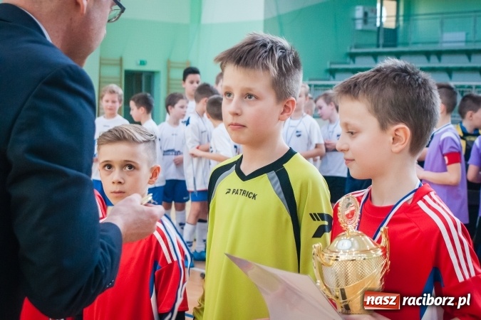 Zdjęcie w galerii na portalu naszraciborz.pl: I Charytatywny Turniej Halowej Piłki Nożnej za nami. Raciborska Unia druga wiadomości z regionu