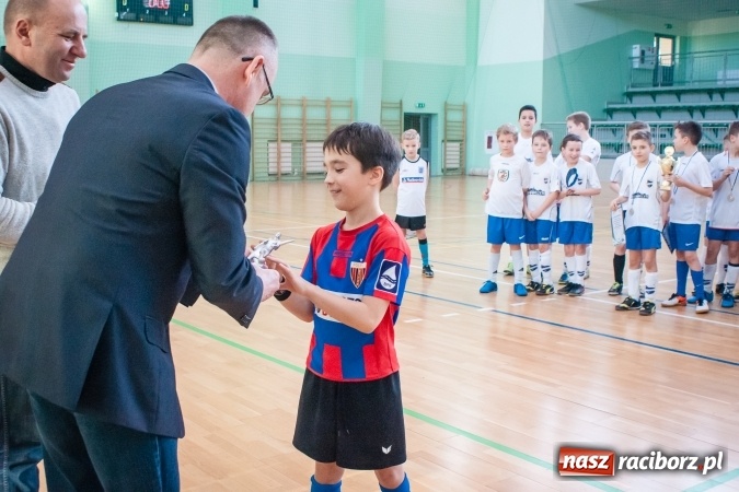 Zdjęcie w galerii na portalu naszraciborz.pl: I Charytatywny Turniej Halowej Piłki Nożnej za nami. Raciborska Unia druga wiadomości z regionu