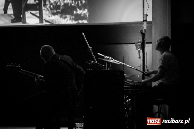 Zdjęcie w galerii na portalu naszraciborz.pl: Brzdąc i Czerwie - nieme kino i prawdziwa muzyka  wiadomości z regionu