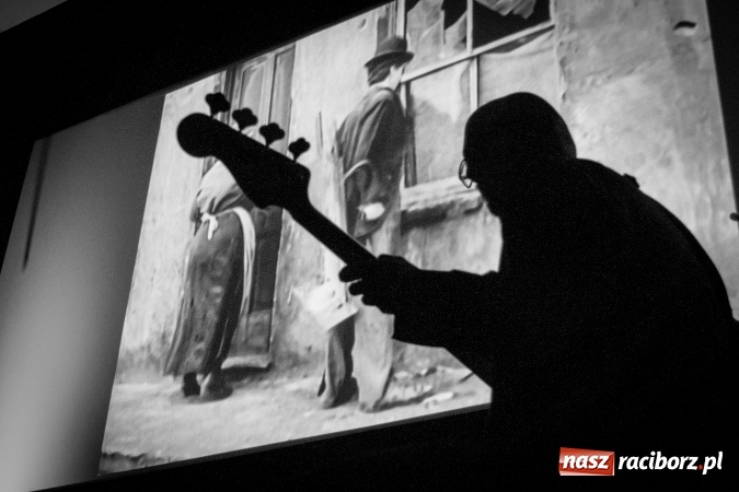 Zdjęcie w galerii na portalu naszraciborz.pl: Brzdąc i Czerwie - nieme kino i prawdziwa muzyka  wiadomości z regionu