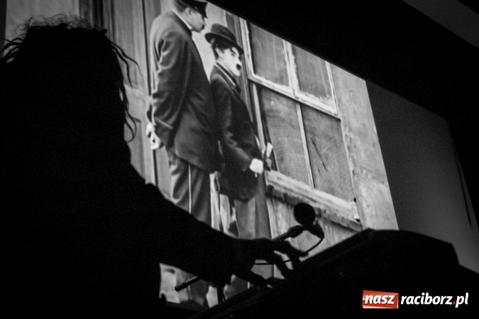 Zdjęcie w galerii na portalu naszraciborz.pl: Brzdąc i Czerwie - nieme kino i prawdziwa muzyka  wiadomości z regionu