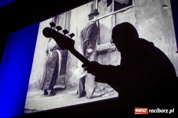 Zdjęcie w galerii na portalu naszraciborz.pl: Brzdąc i Czerwie - nieme kino i prawdziwa muzyka  wiadomości z regionu