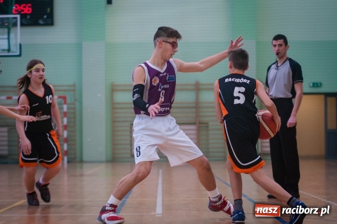 Zdjęcie w galerii na portalu naszraciborz.pl: Nieudana niedziela młodych koszykarzy Ofensywy wiadomości z regionu