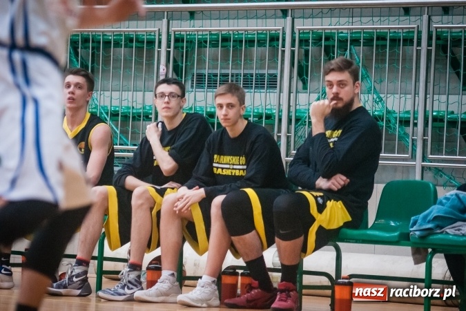 Zdjęcie w galerii na portalu naszraciborz.pl: Dreszczowiec w starciu Ofensywy z wiceliderem. Dogrywka wyłoniła zwycięzcę wiadomości z regionu