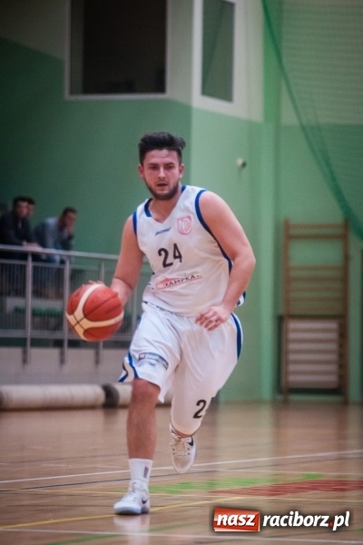 Zdjęcie w galerii na portalu naszraciborz.pl: Dreszczowiec w starciu Ofensywy z wiceliderem. Dogrywka wyłoniła zwycięzcę wiadomości z regionu