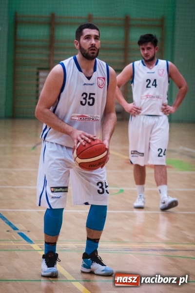 Zdjęcie w galerii na portalu naszraciborz.pl: Dreszczowiec w starciu Ofensywy z wiceliderem. Dogrywka wyłoniła zwycięzcę wiadomości z regionu