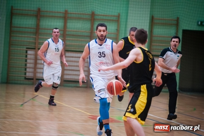 Zdjęcie w galerii na portalu naszraciborz.pl: Dreszczowiec w starciu Ofensywy z wiceliderem. Dogrywka wyłoniła zwycięzcę wiadomości z regionu