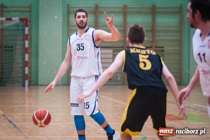 Zdjęcie w galerii na portalu naszraciborz.pl: Dreszczowiec w starciu Ofensywy z wiceliderem. Dogrywka wyłoniła zwycięzcę wiadomości z regionu