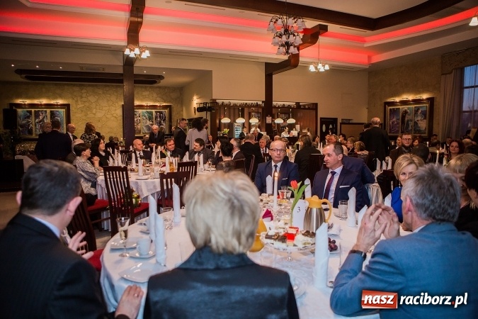 Zdjęcie w galerii na portalu naszraciborz.pl: Gala MIESZKO AD 2016 - nagrody starosty wręczone laureatom wiadomości z regionu