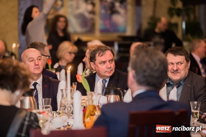 Zdjęcie w galerii na portalu naszraciborz.pl: Gala MIESZKO AD 2016 - nagrody starosty wręczone laureatom wiadomości z regionu