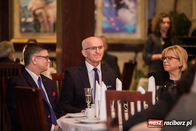 Zdjęcie w galerii na portalu naszraciborz.pl: Gala MIESZKO AD 2016 - nagrody starosty wręczone laureatom wiadomości z regionu