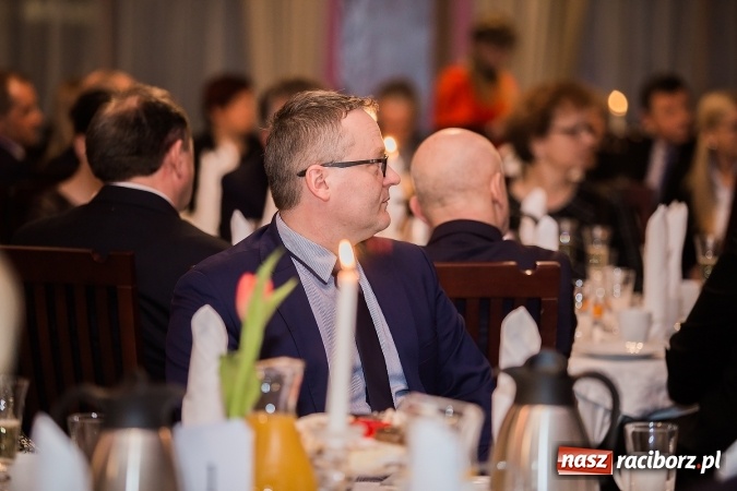 Zdjęcie w galerii na portalu naszraciborz.pl: Gala MIESZKO AD 2016 - nagrody starosty wręczone laureatom wiadomości z regionu