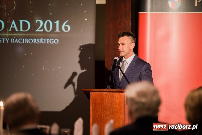 Zdjęcie w galerii na portalu naszraciborz.pl: Gala MIESZKO AD 2016 - nagrody starosty wręczone laureatom wiadomości z regionu
