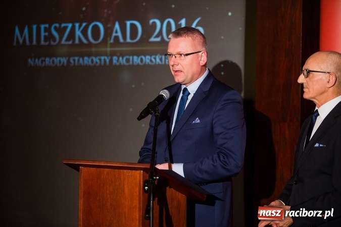 Zdjęcie w galerii na portalu naszraciborz.pl: Gala MIESZKO AD 2016 - nagrody starosty wręczone laureatom wiadomości z regionu