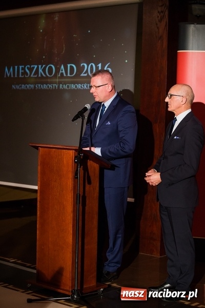 Zdjęcie w galerii na portalu naszraciborz.pl: Gala MIESZKO AD 2016 - nagrody starosty wręczone laureatom wiadomości z regionu