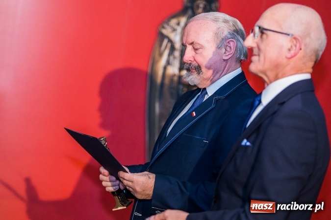 Zdjęcie w galerii na portalu naszraciborz.pl: Gala MIESZKO AD 2016 - nagrody starosty wręczone laureatom wiadomości z regionu