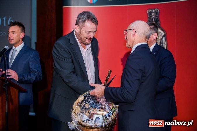 Zdjęcie w galerii na portalu naszraciborz.pl: Gala MIESZKO AD 2016 - nagrody starosty wręczone laureatom wiadomości z regionu