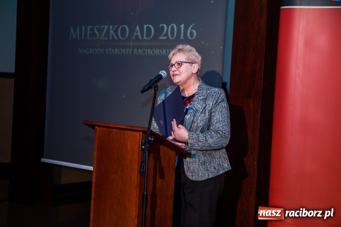 Zdjęcie w galerii na portalu naszraciborz.pl: Gala MIESZKO AD 2016 - nagrody starosty wręczone laureatom wiadomości z regionu