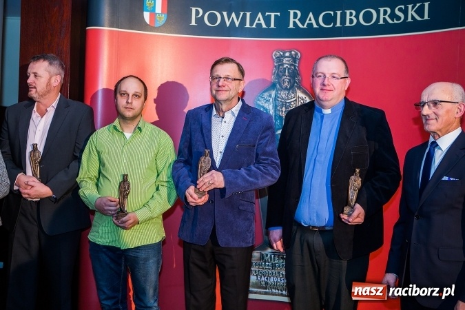 Zdjęcie w galerii na portalu naszraciborz.pl: Gala MIESZKO AD 2016 - nagrody starosty wręczone laureatom wiadomości z regionu