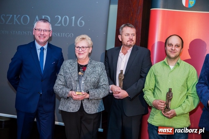 Zdjęcie w galerii na portalu naszraciborz.pl: Gala MIESZKO AD 2016 - nagrody starosty wręczone laureatom wiadomości z regionu