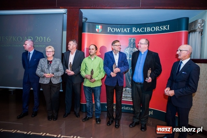 Zdjęcie w galerii na portalu naszraciborz.pl: Gala MIESZKO AD 2016 - nagrody starosty wręczone laureatom wiadomości z regionu